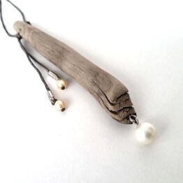 Kaelaehe NEREIS – ajupuit, lihvitul merekarp, pärl